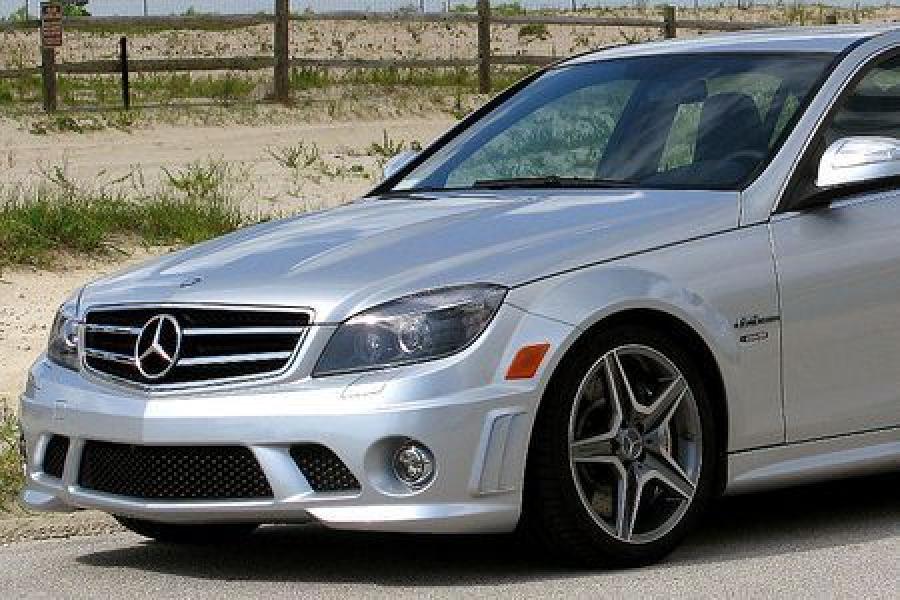 Mercedes-Benz C63 AMG by RENNtech 2008 года  (фото 7 из 13)